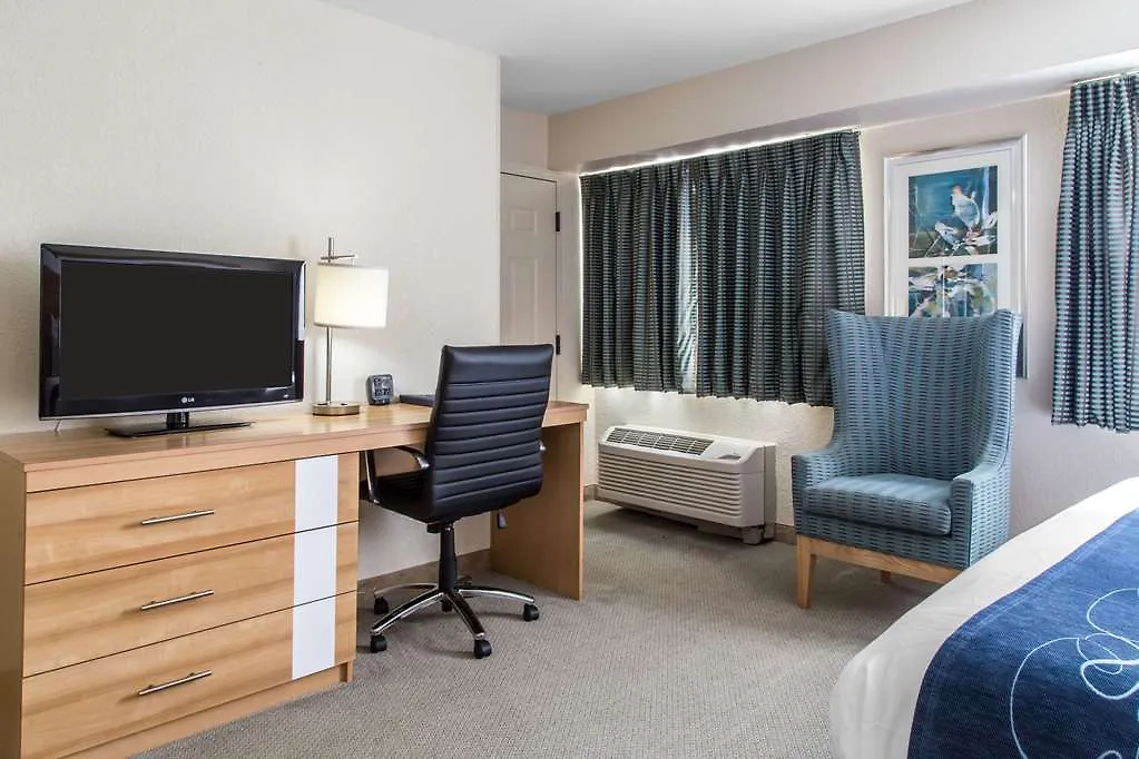 Hampton By Hilton Grand Cayman Seven Mile Beach George Town
